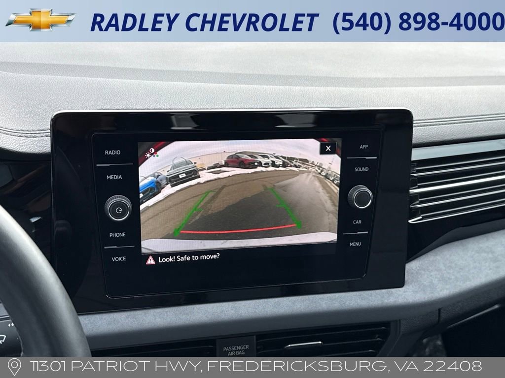 Used 2025 Volkswagen Jetta SE image 9