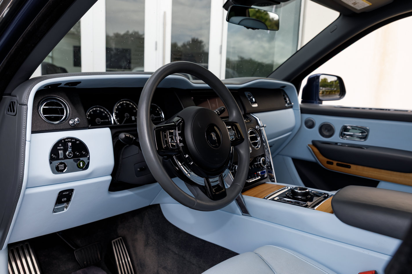 Certified 2019 Rolls-Royce Cullinan AWD/4WD image 20