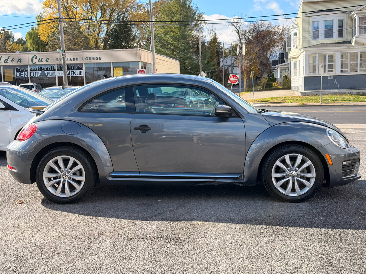 Used 2017 Volkswagen Beetle 1.8T S image 4