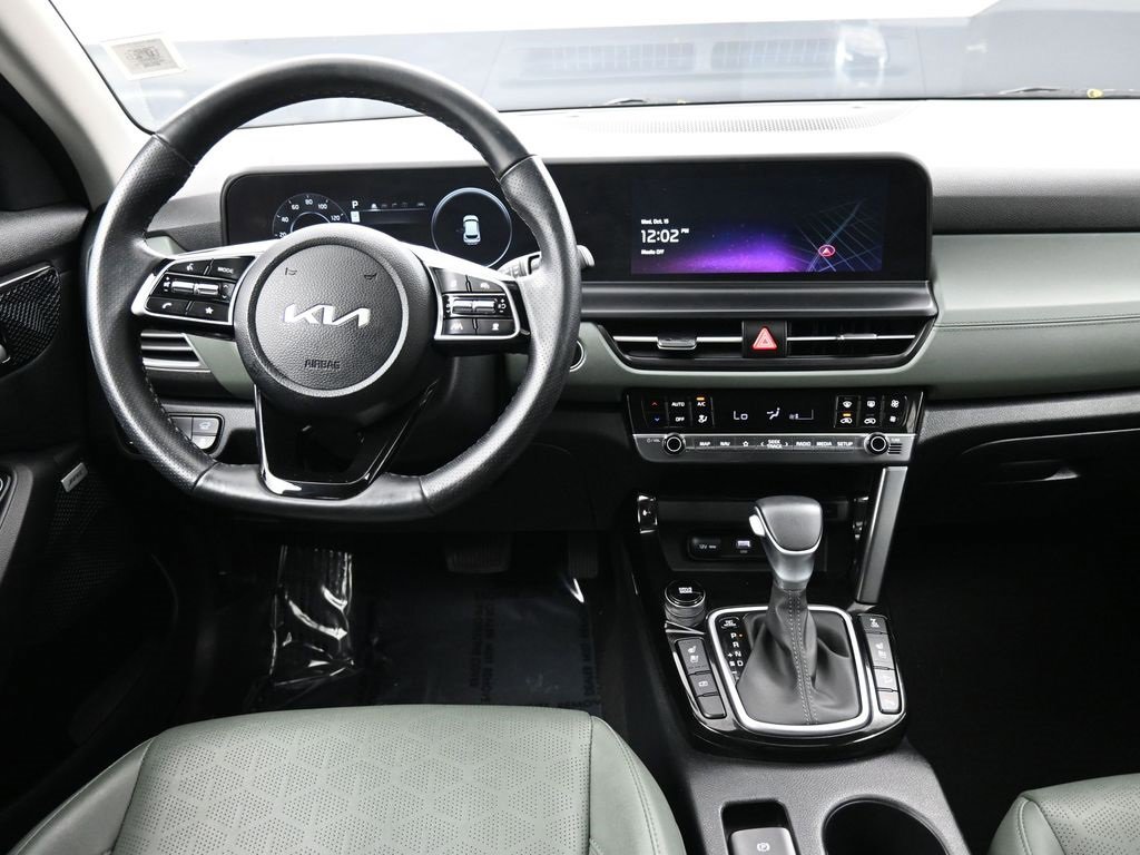 Certified 2025 Kia Seltos SX w/ SX Sunroof Package image 20