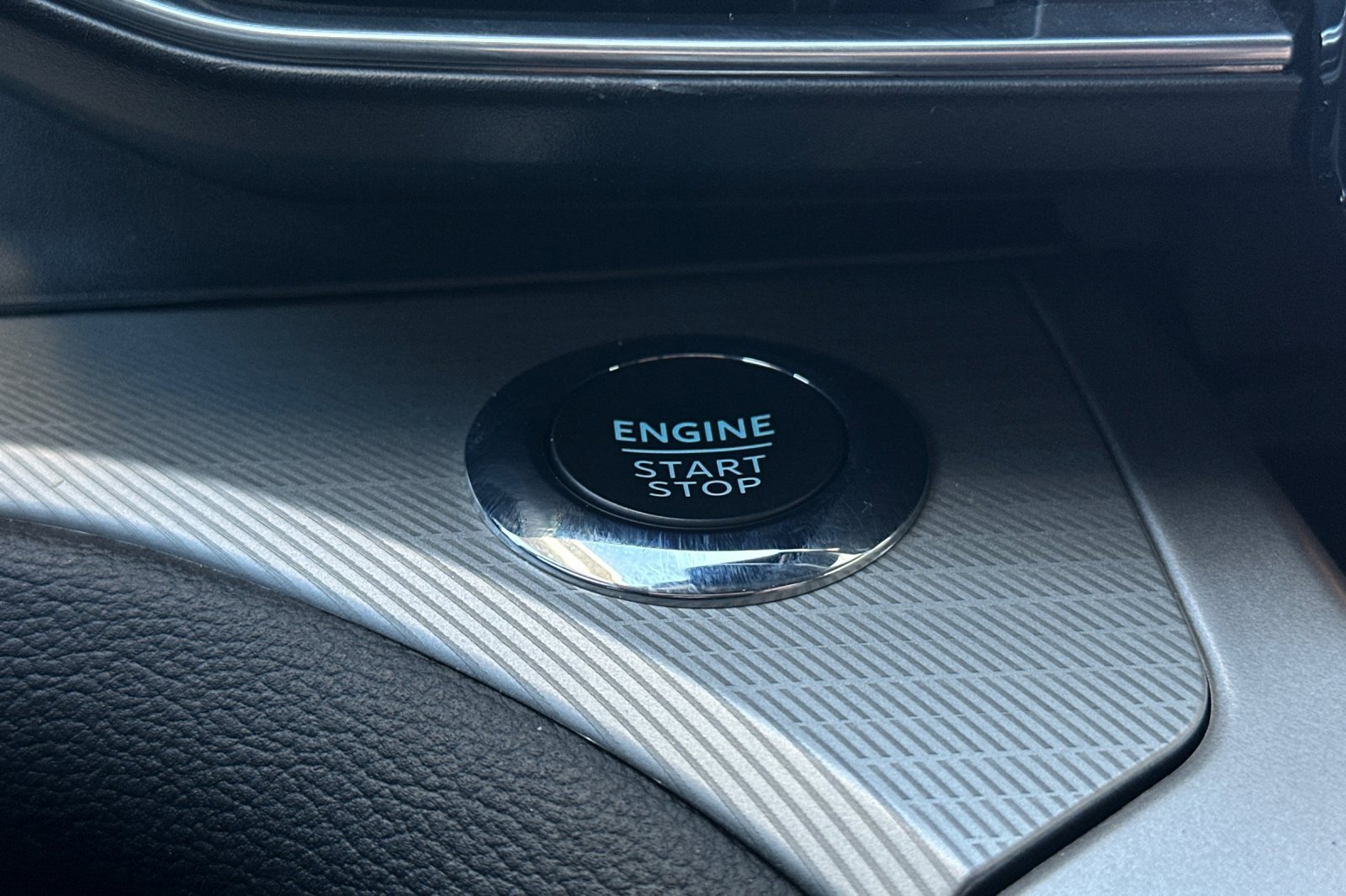 Certified 2022 Ford Explorer XLT w/ Equipment Group 202A image 23