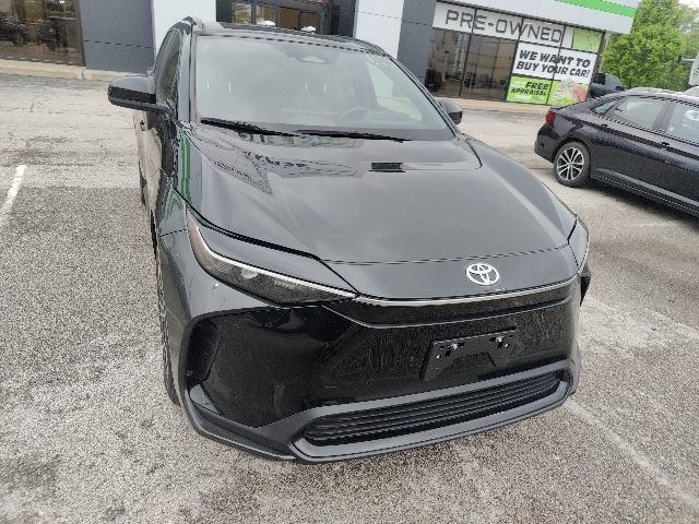 Used 2023 Toyota bZ4X XLE w/ Weather Package FWD image 28