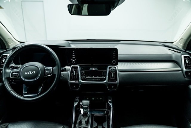 Used 2023 Kia Sorento SX image 15