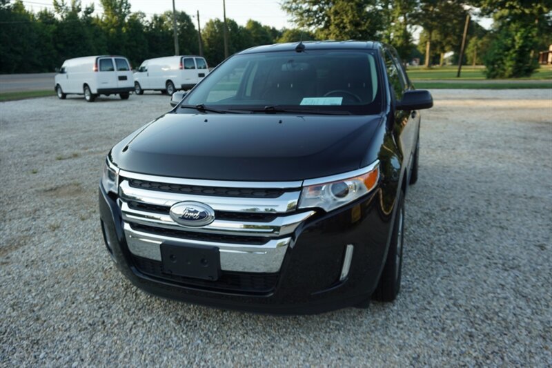 Used 2012 Ford Edge Limited w/ Driver Entry Pkg FWD image 5