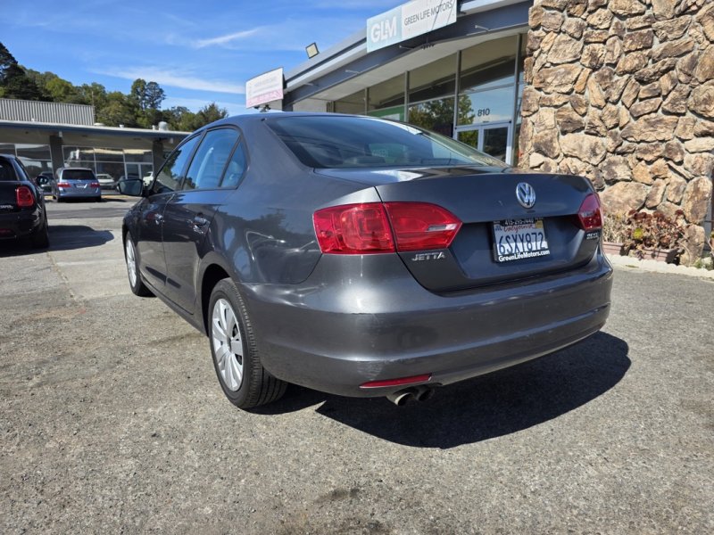 Used 2011 Volkswagen Jetta SE image 7