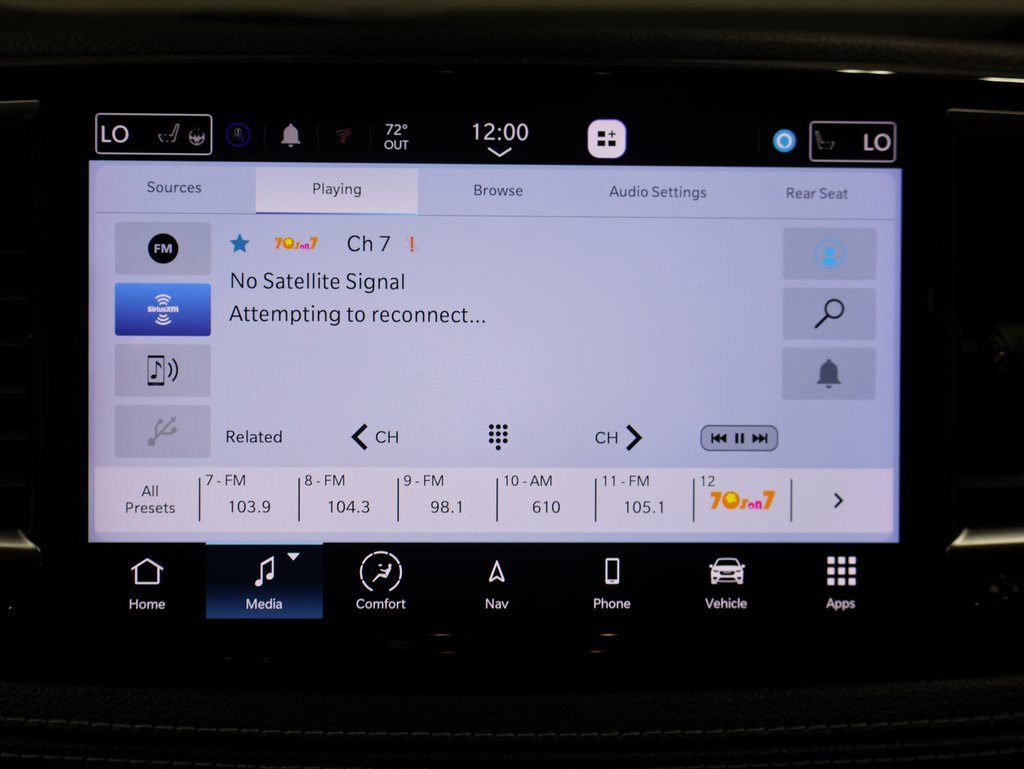 Used 2024 Chrysler Pacifica Limited w/ Uconnect Theater Family Group image 27