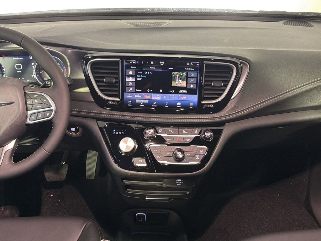 New 2026 Chrysler Pacifica Select image 25