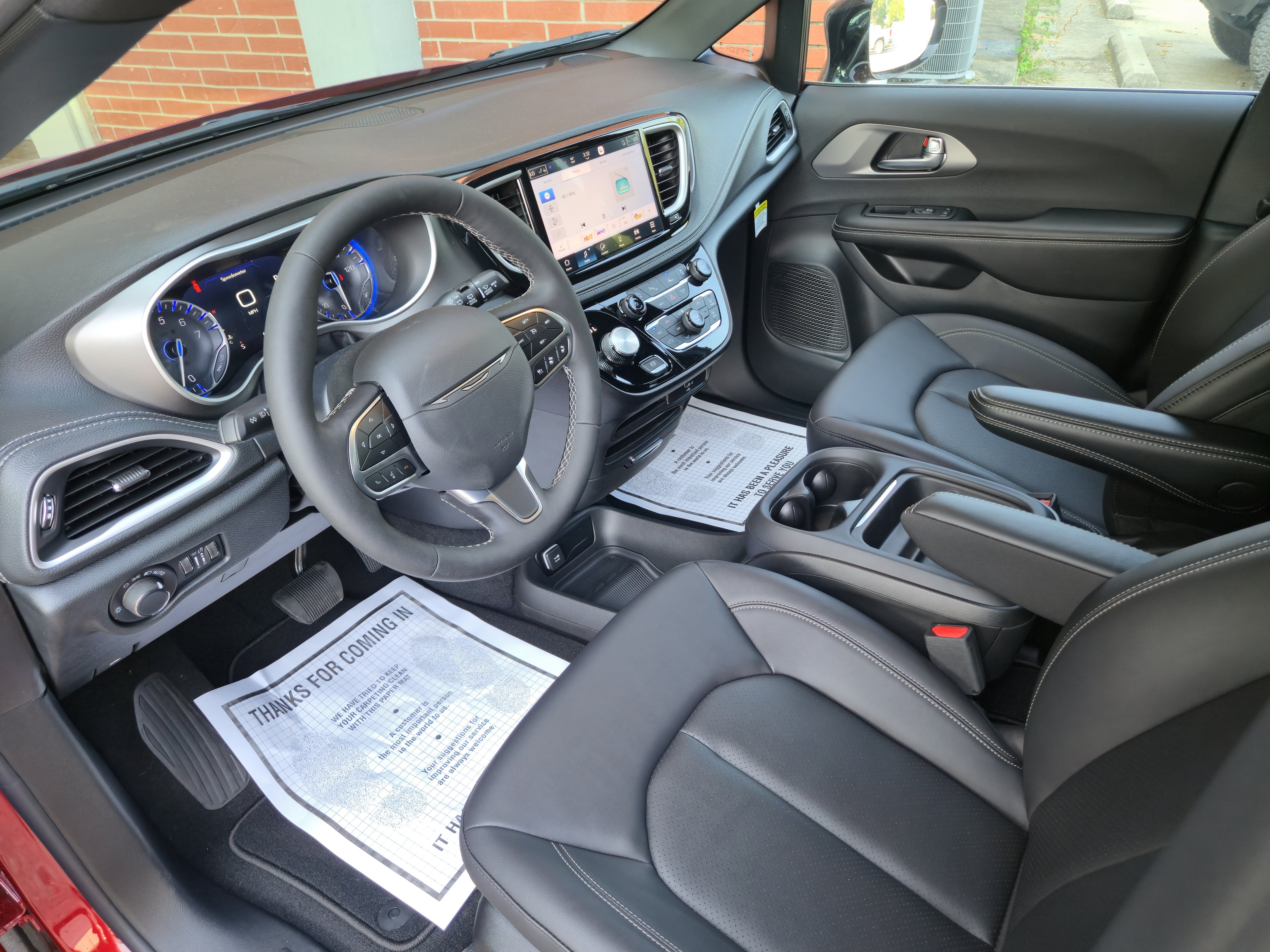 New 2027 Chrysler Pacifica Select FWD image 10