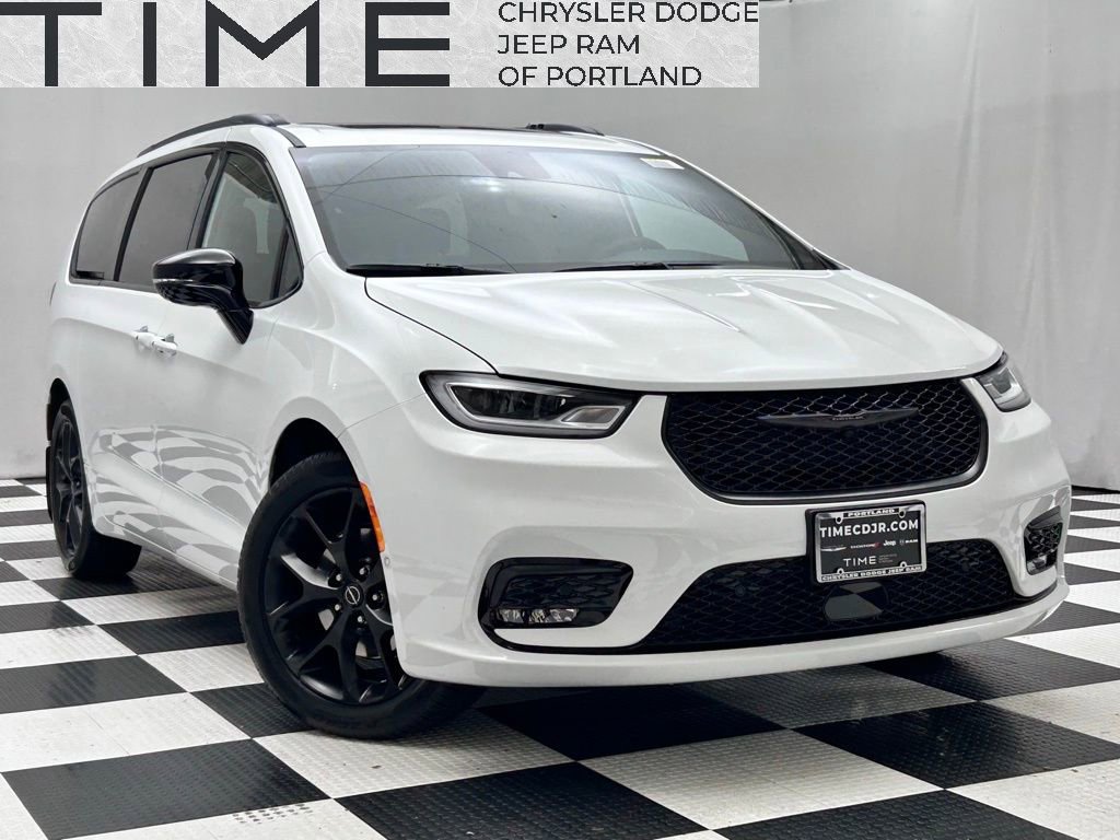 New 2026 Chrysler Pacifica Limited w/ S Appearance Package image 1