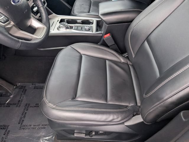 Used 2023 Ford Explorer XLT w/ Equipment Group 202A AWD/4WD image 19