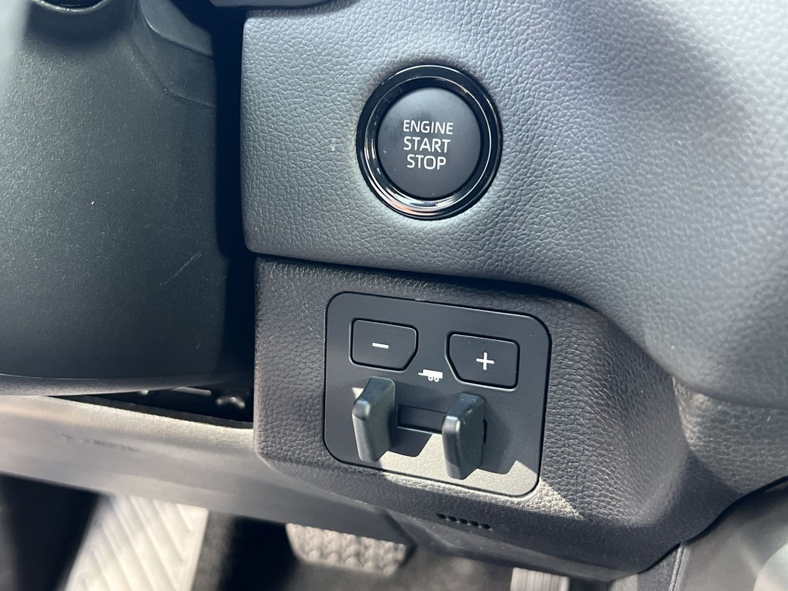 New 2026 Toyota Tundra Limited AWD/4WD image 27
