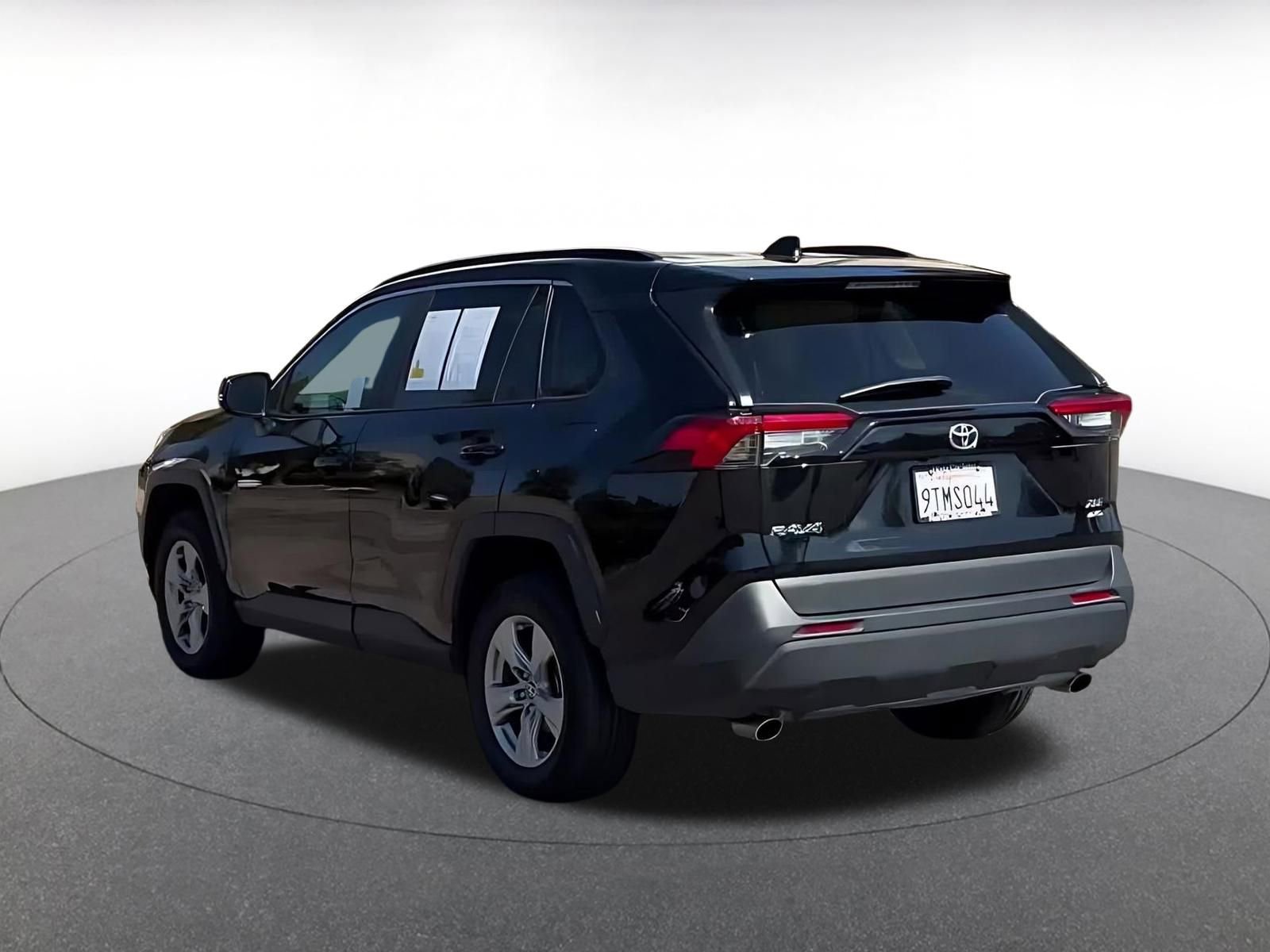 Used 2025 Toyota RAV4 XLE w/ Convenience Package AWD/4WD image 11