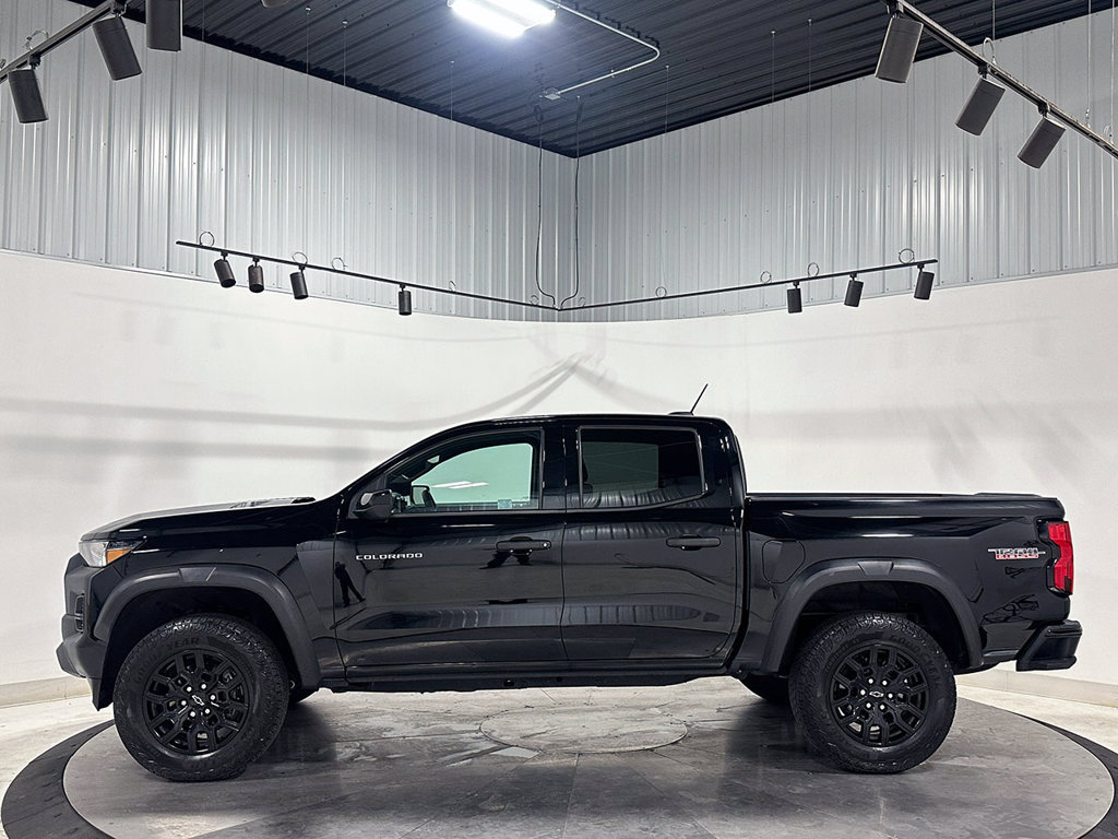 Used 2024 Chevrolet Colorado Trail Boss w/ Advanced Trailering Package AWD/4WD image 16