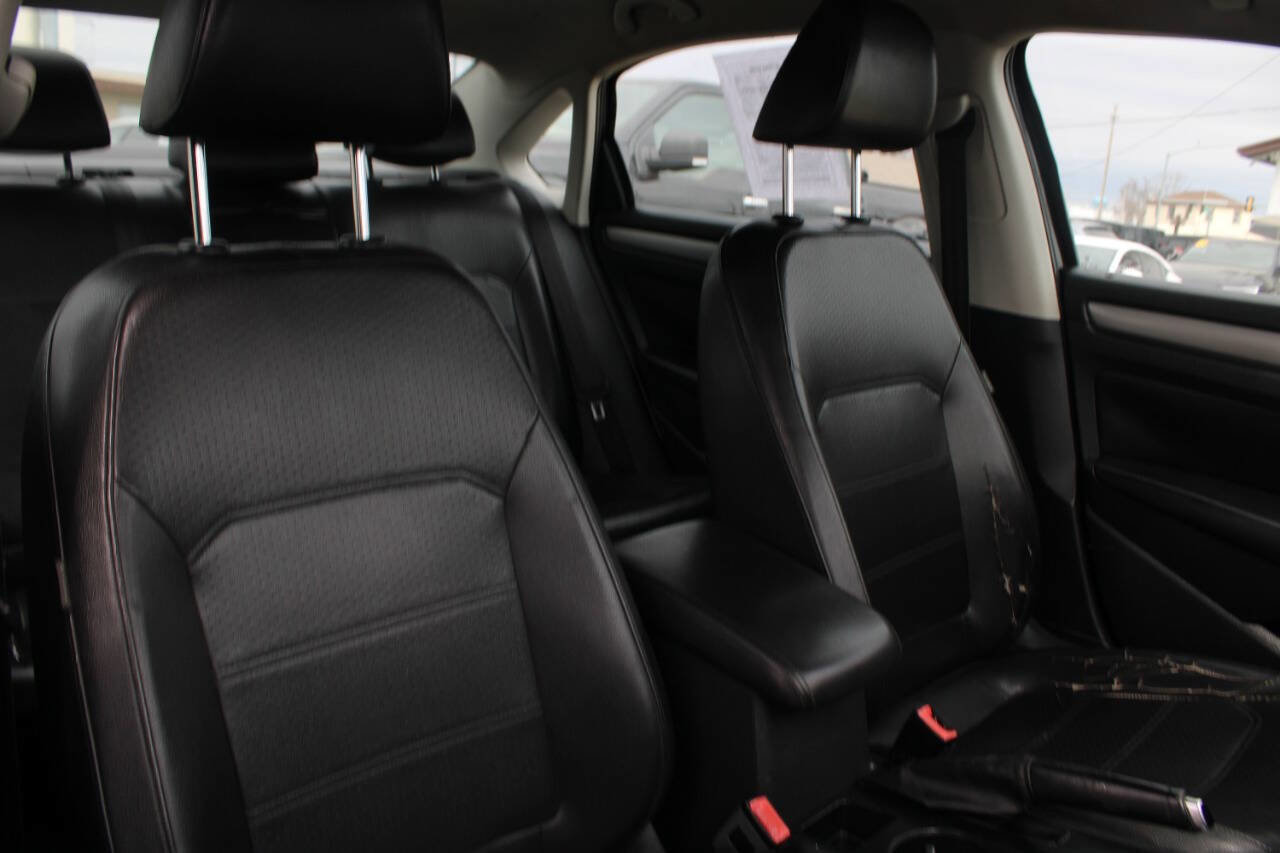 Used 2014 Volkswagen Passat 2.5 S image 14
