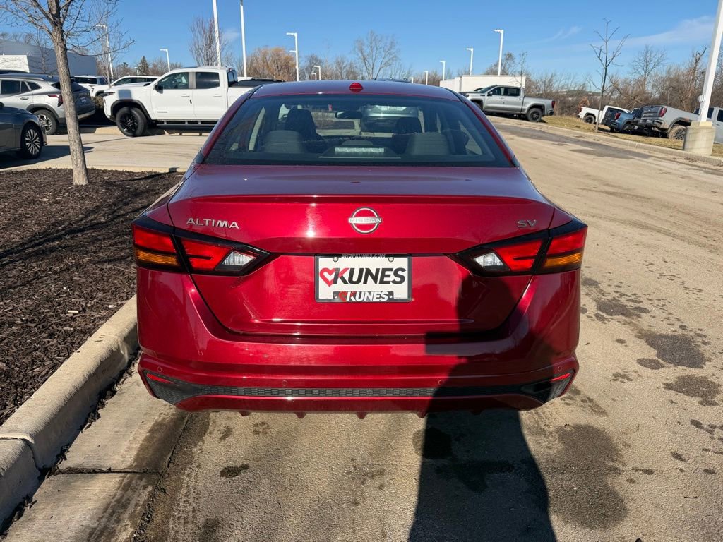 Used 2024 Nissan Altima 2.5 SV image 7