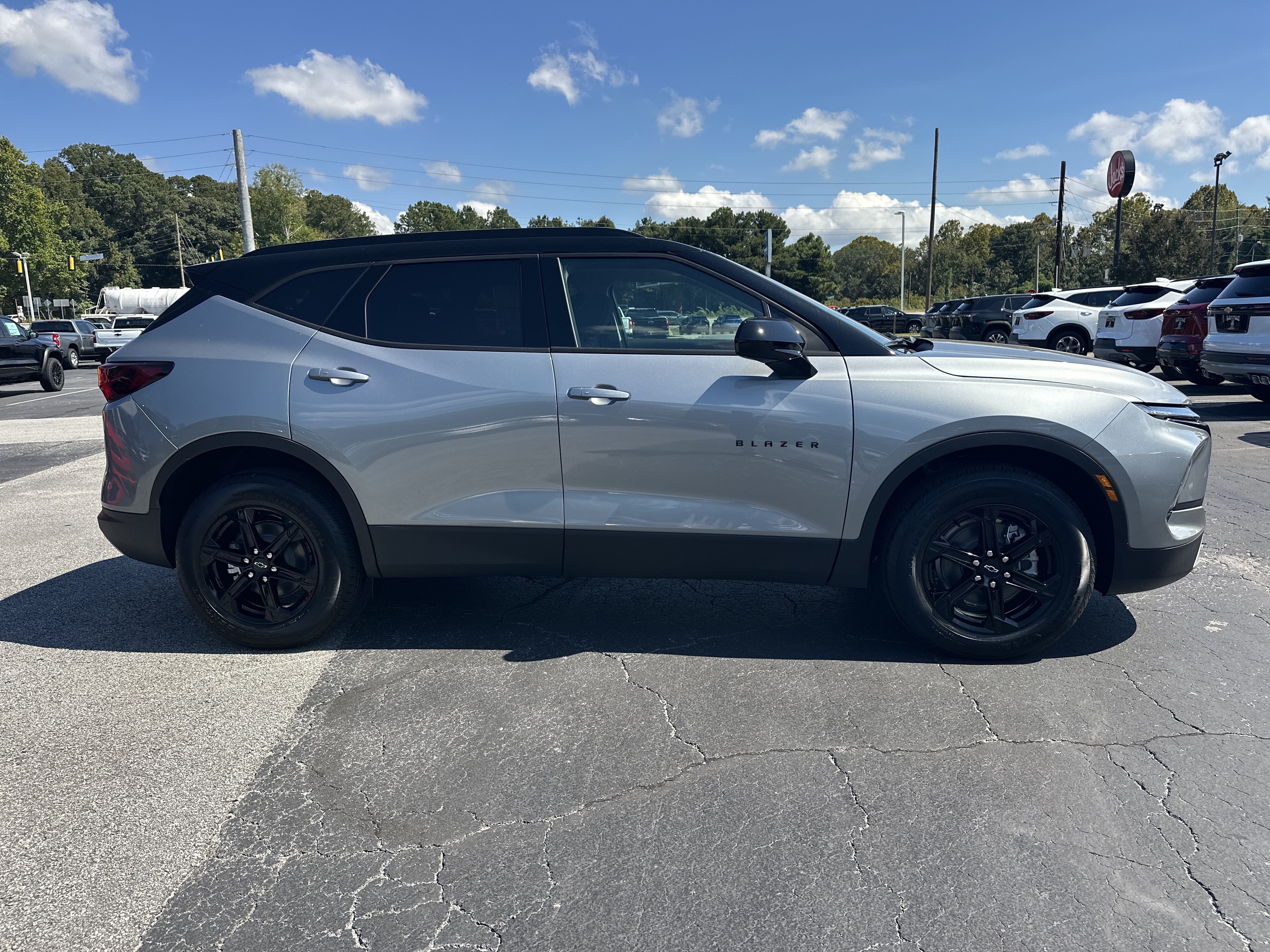 New 2026 Chevrolet Blazer LT w/ Convenience Package FWD image 9