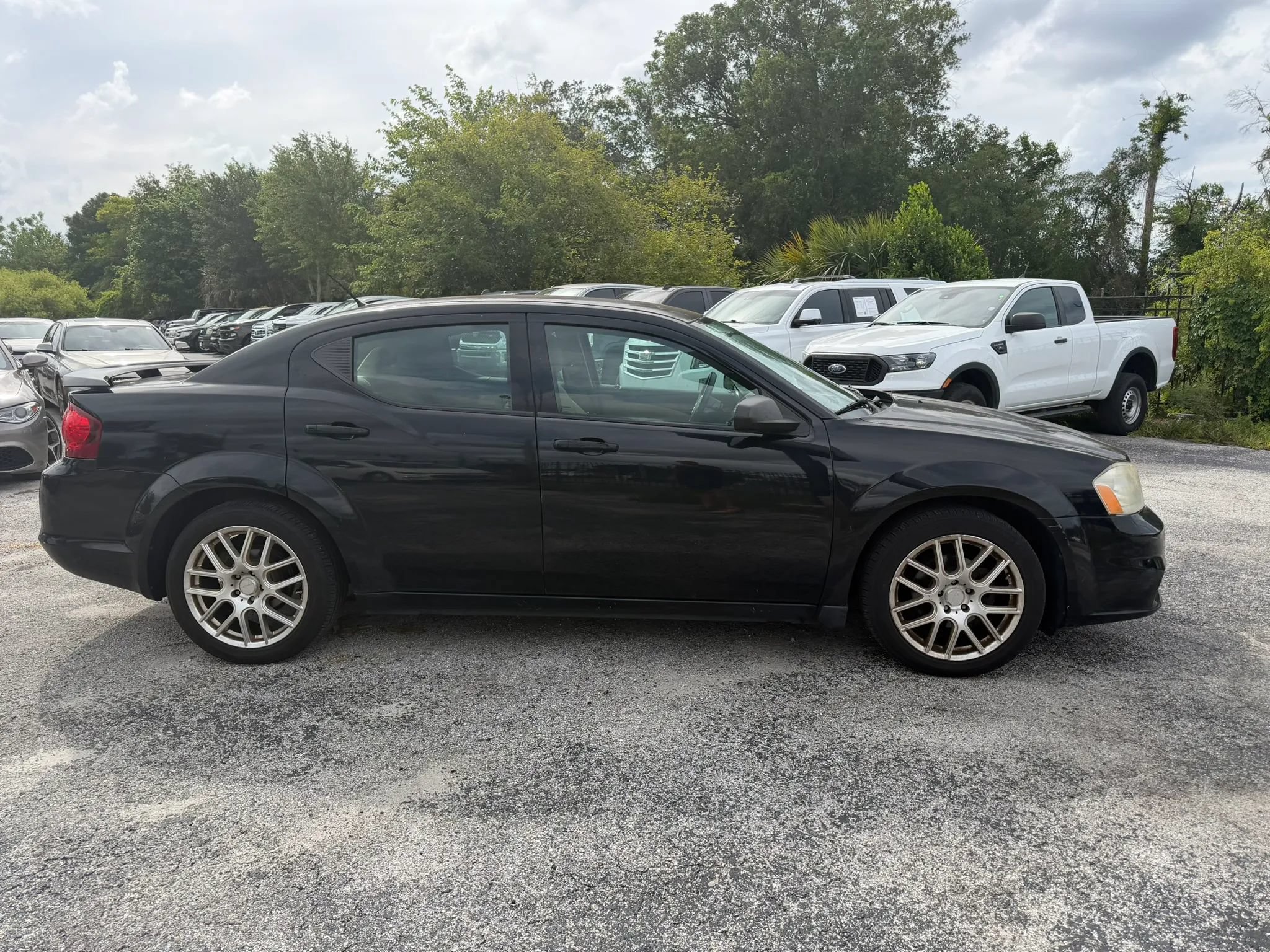 Used 2014 Dodge Avenger SE FWD image 5