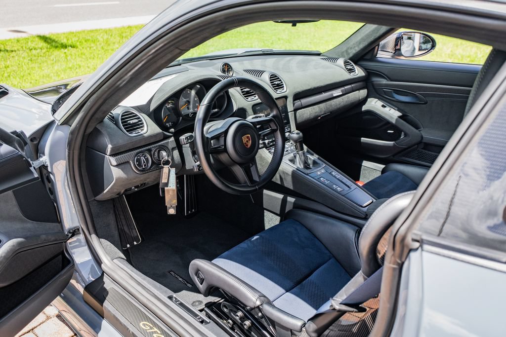 Used 2023 Porsche 718 Cayman GT4 RS RWD image 23