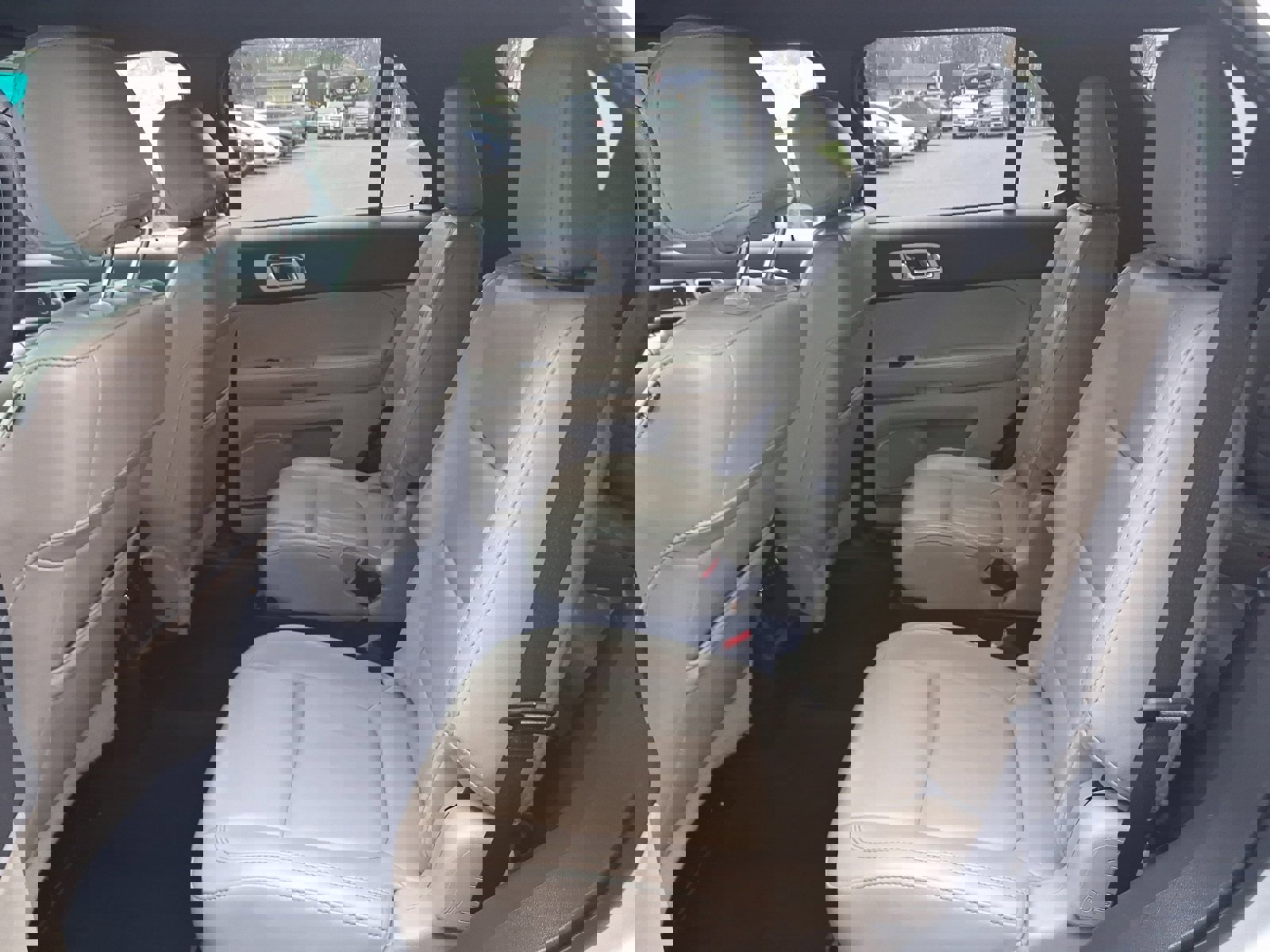 Used 2014 Ford Explorer XLT w/ Equipment Group 202A image 16