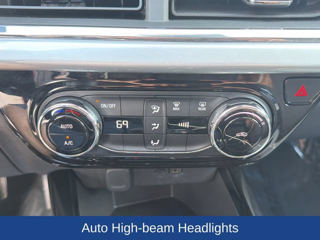 Used 2025 Chevrolet Trax LT FWD image 14