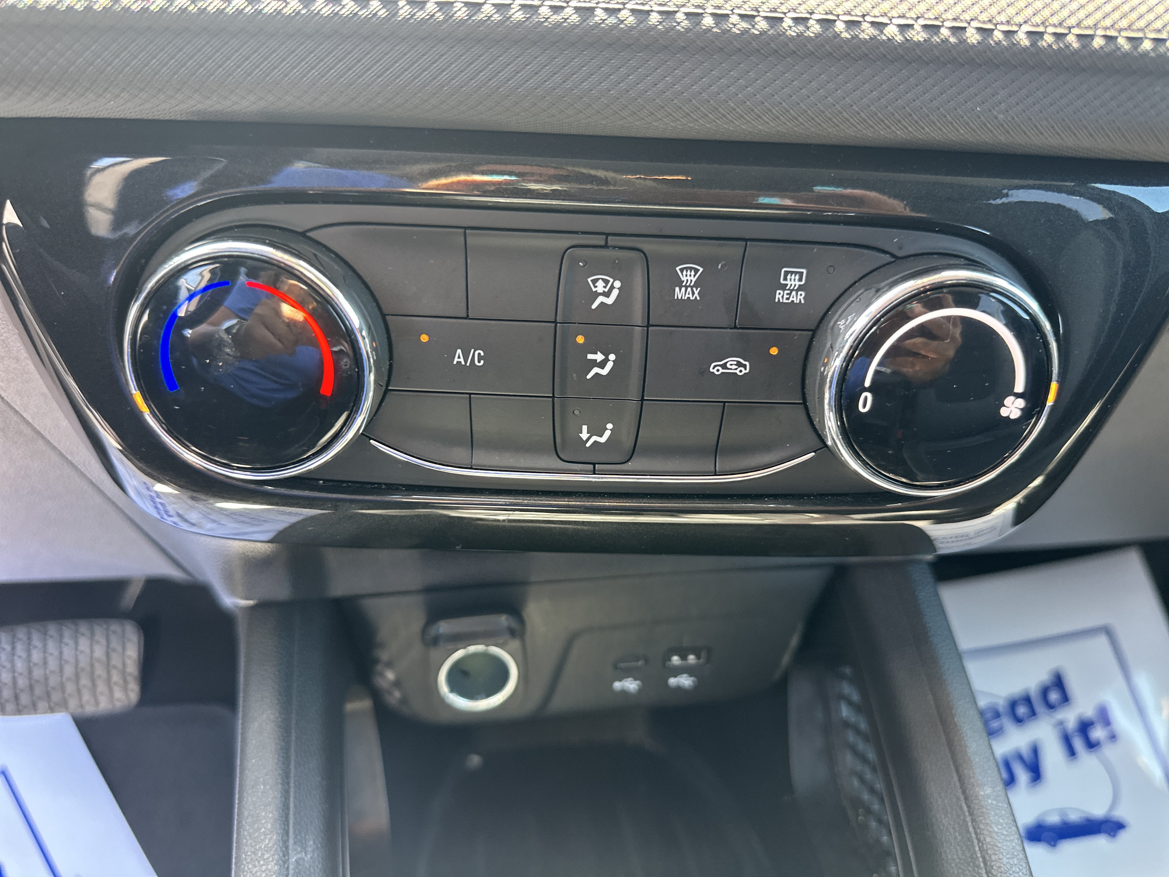 Used 2025 Chevrolet TrailBlazer LT FWD image 18