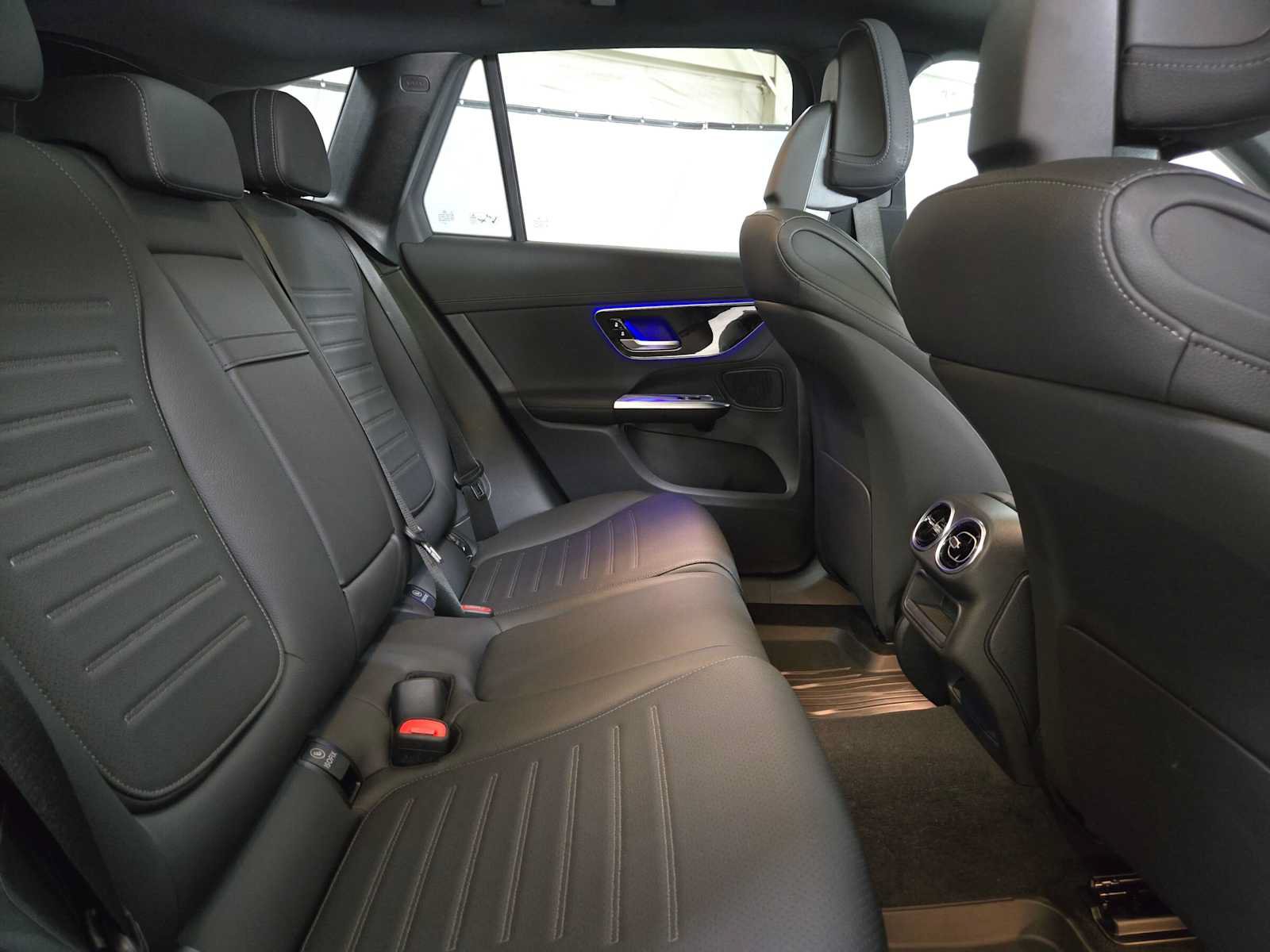 Used 2026 Mercedes-Benz GLC 300 4MATIC image 12