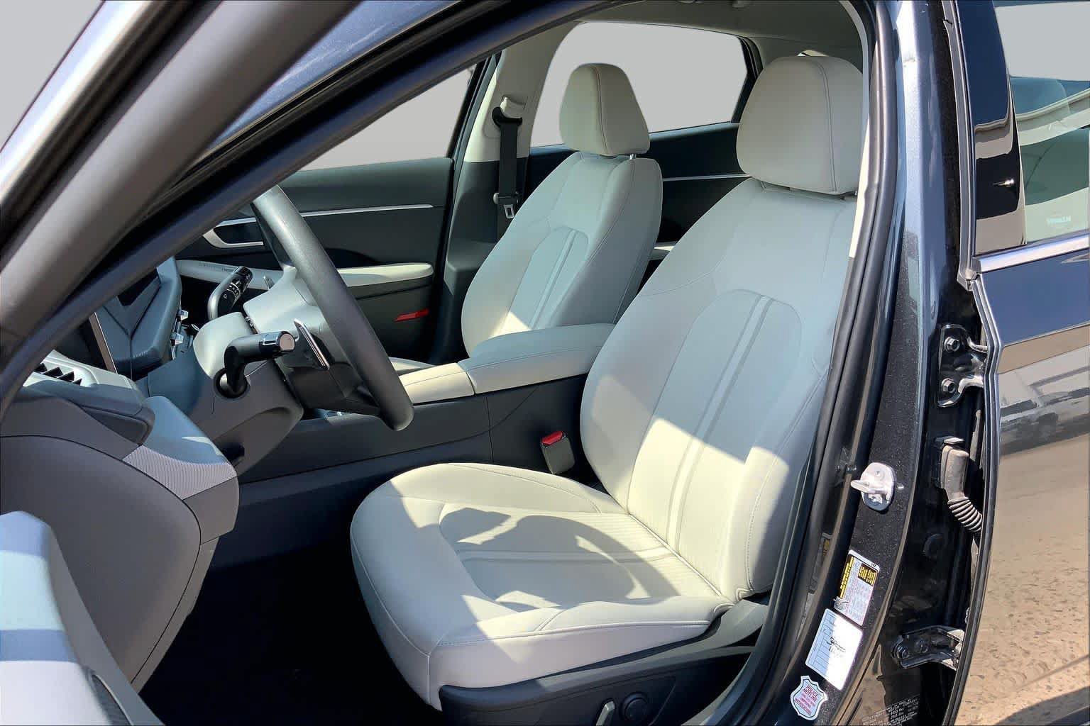 Used 2025 Hyundai Sonata SEL FWD image 8