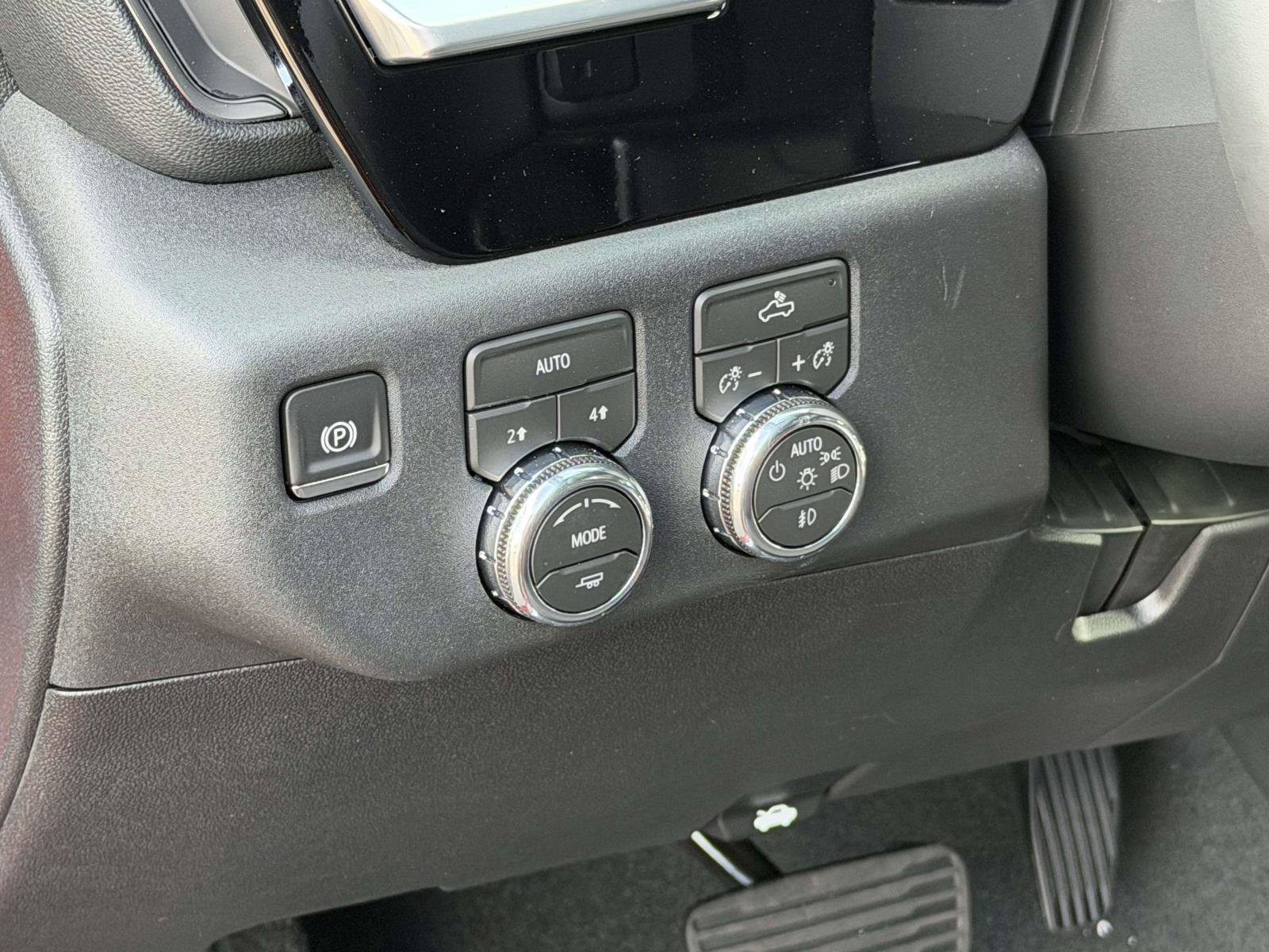 New 2026 GMC Sierra 1500 Elevation w/ Preferred Package AWD/4WD image 18