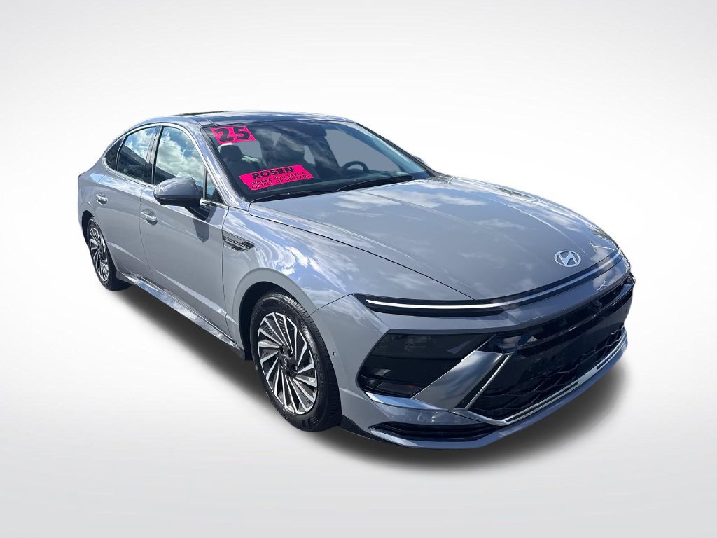 Certified 2025 Hyundai Sonata Limited FWD image 7