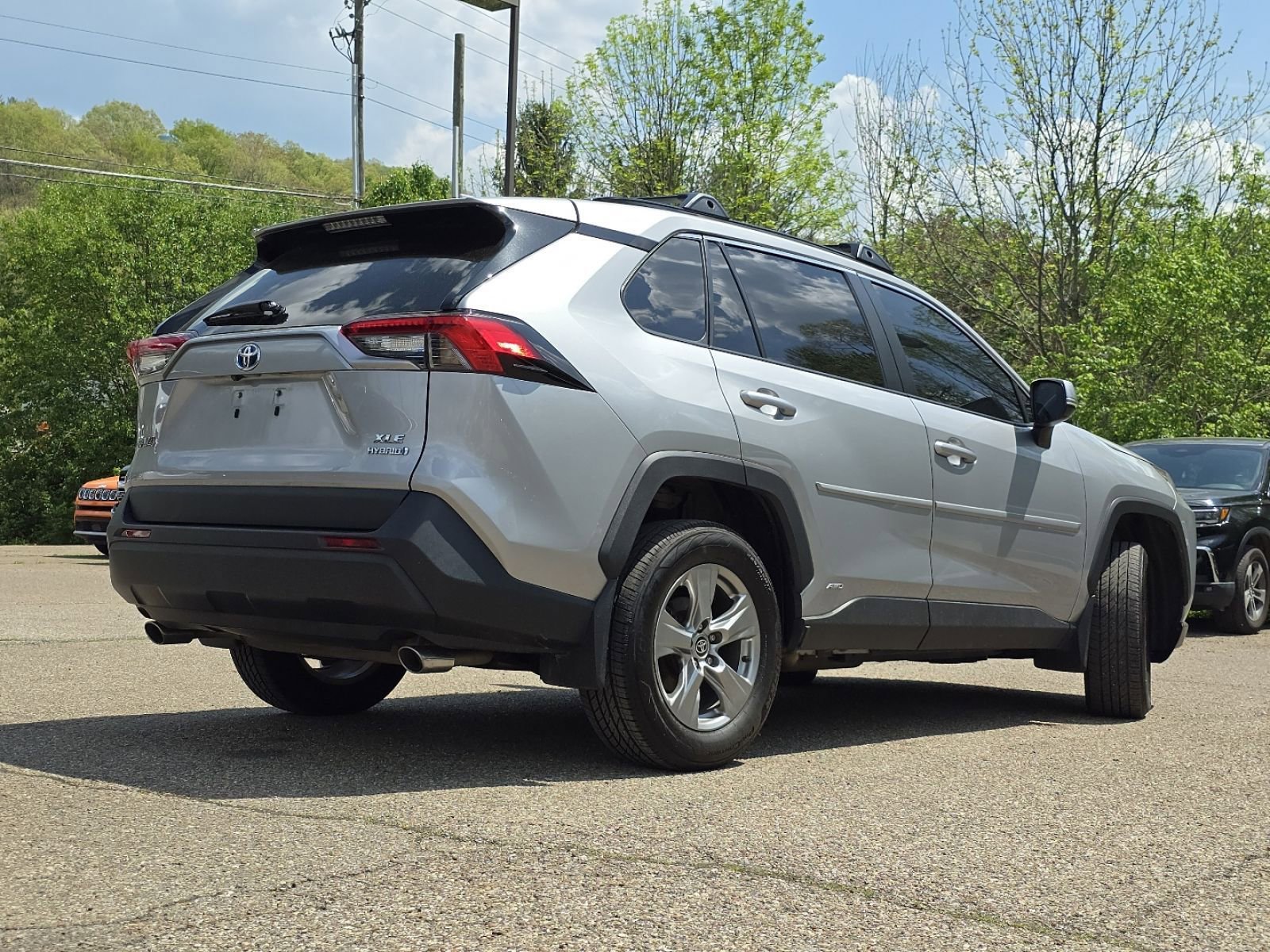 Used 2024 Toyota RAV4 XLE AWD/4WD image 17