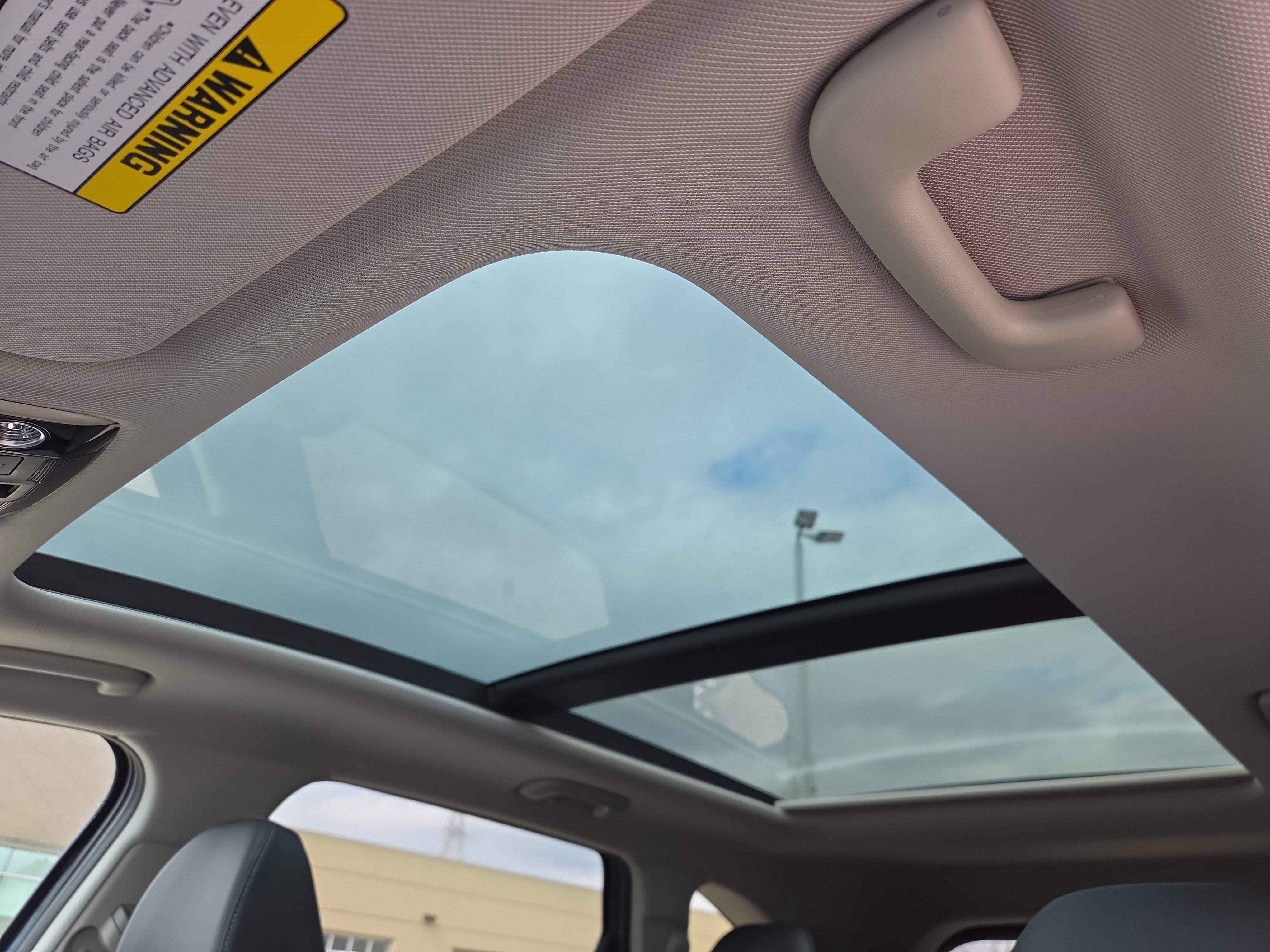 New 2026 Kia Sorento S w/ S Panoramic Sunroof Package FWD image 17