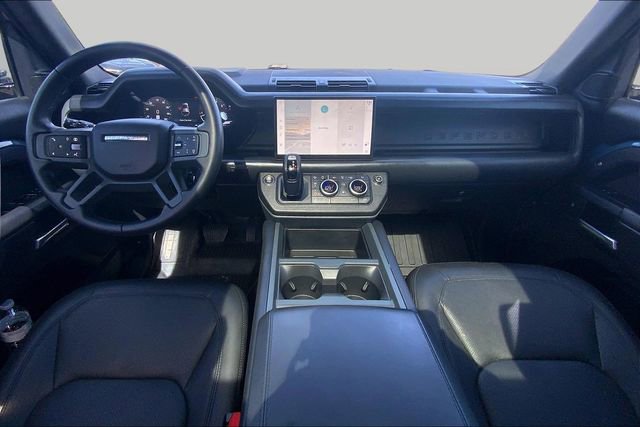Used 2025 Land Rover Defender 110 X-Dynamic SE image 15
