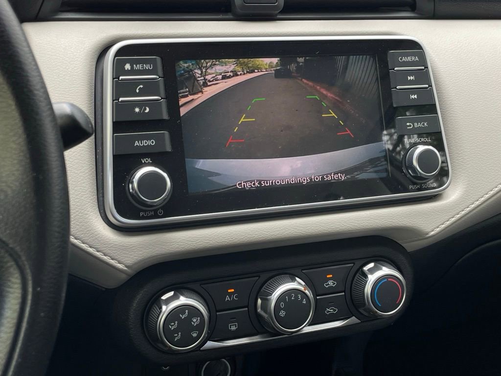Used 2022 Nissan Versa SV image 17