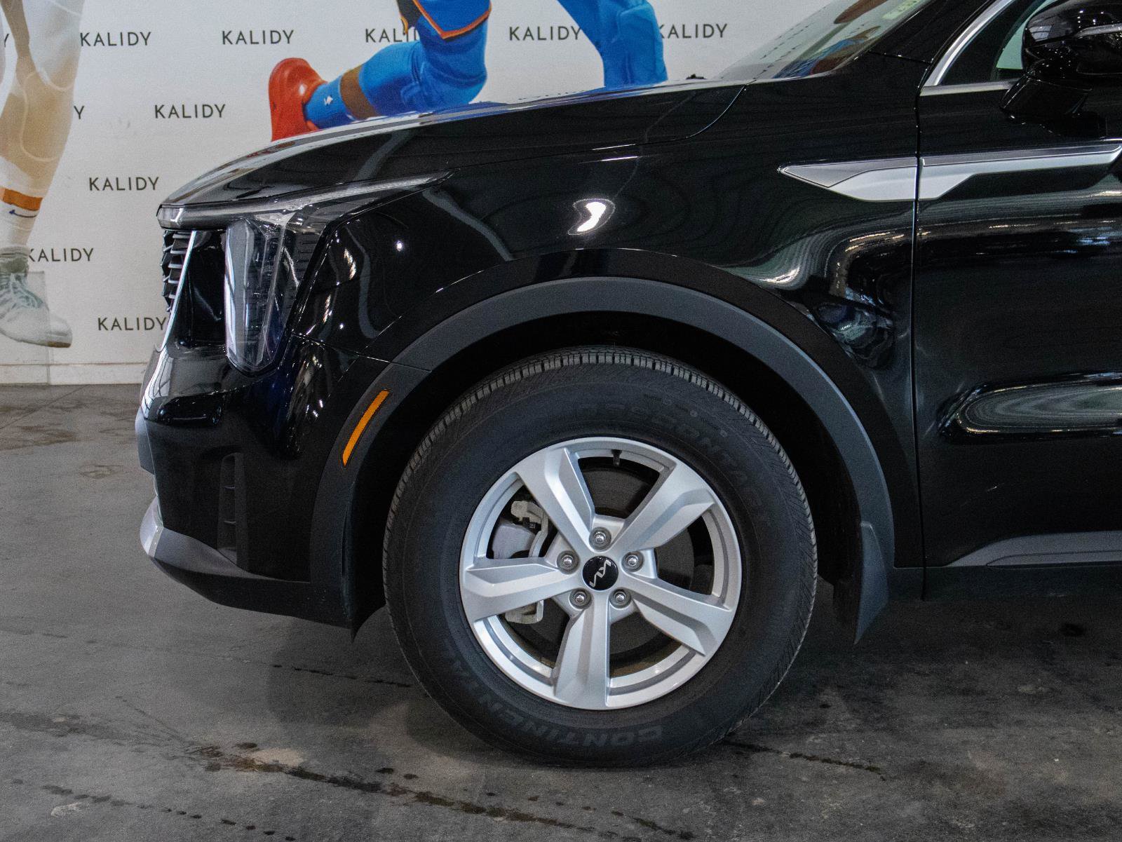 Used 2025 Kia Sorento LX FWD image 15