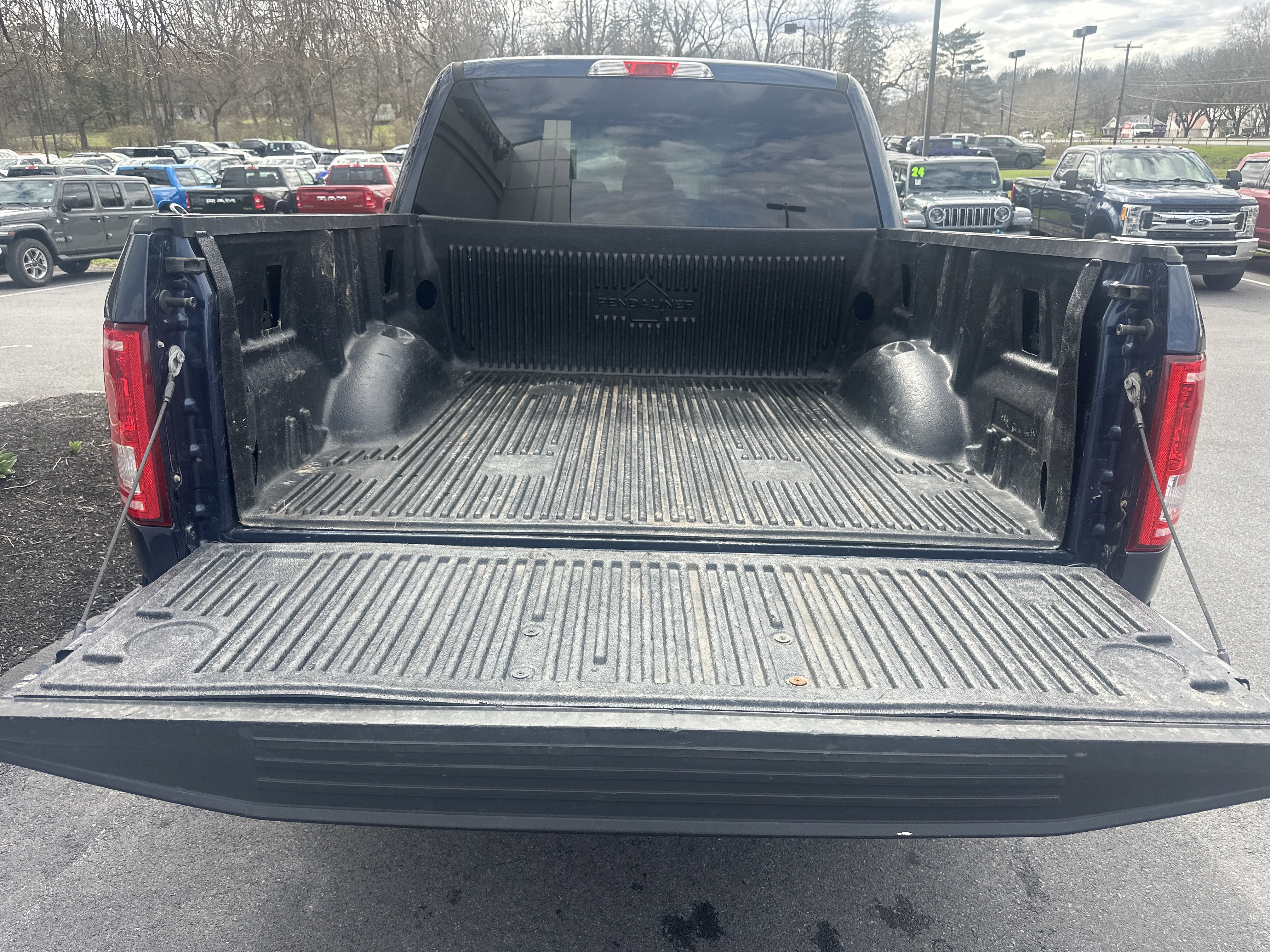 Used 2015 Ford F150 XLT AWD/4WD image 5