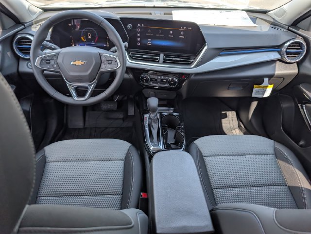 New 2026 Chevrolet Trax LT w/ Sunroof Package FWD image 5