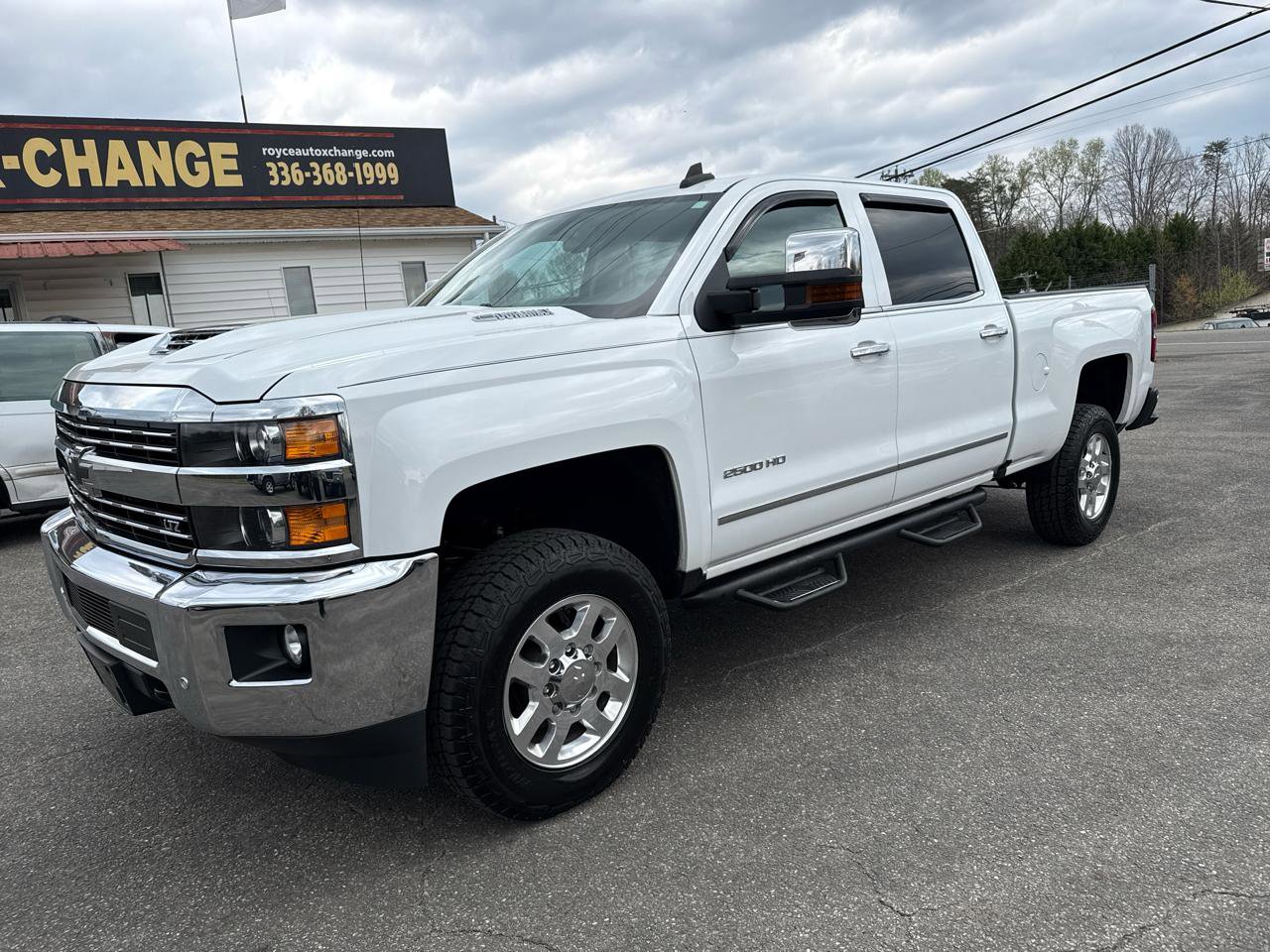 Used 2019 Chevrolet Silverado 2500 LTZ w/ Duramax Plus Package AWD/4WD image 2