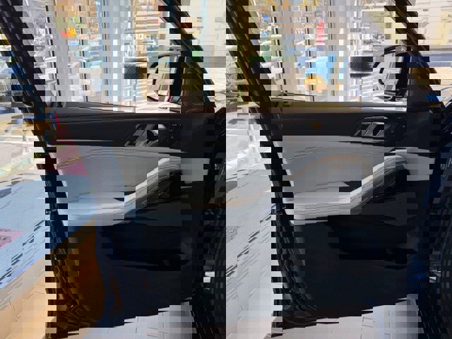 New 2026 BMW X6 M60i image 9