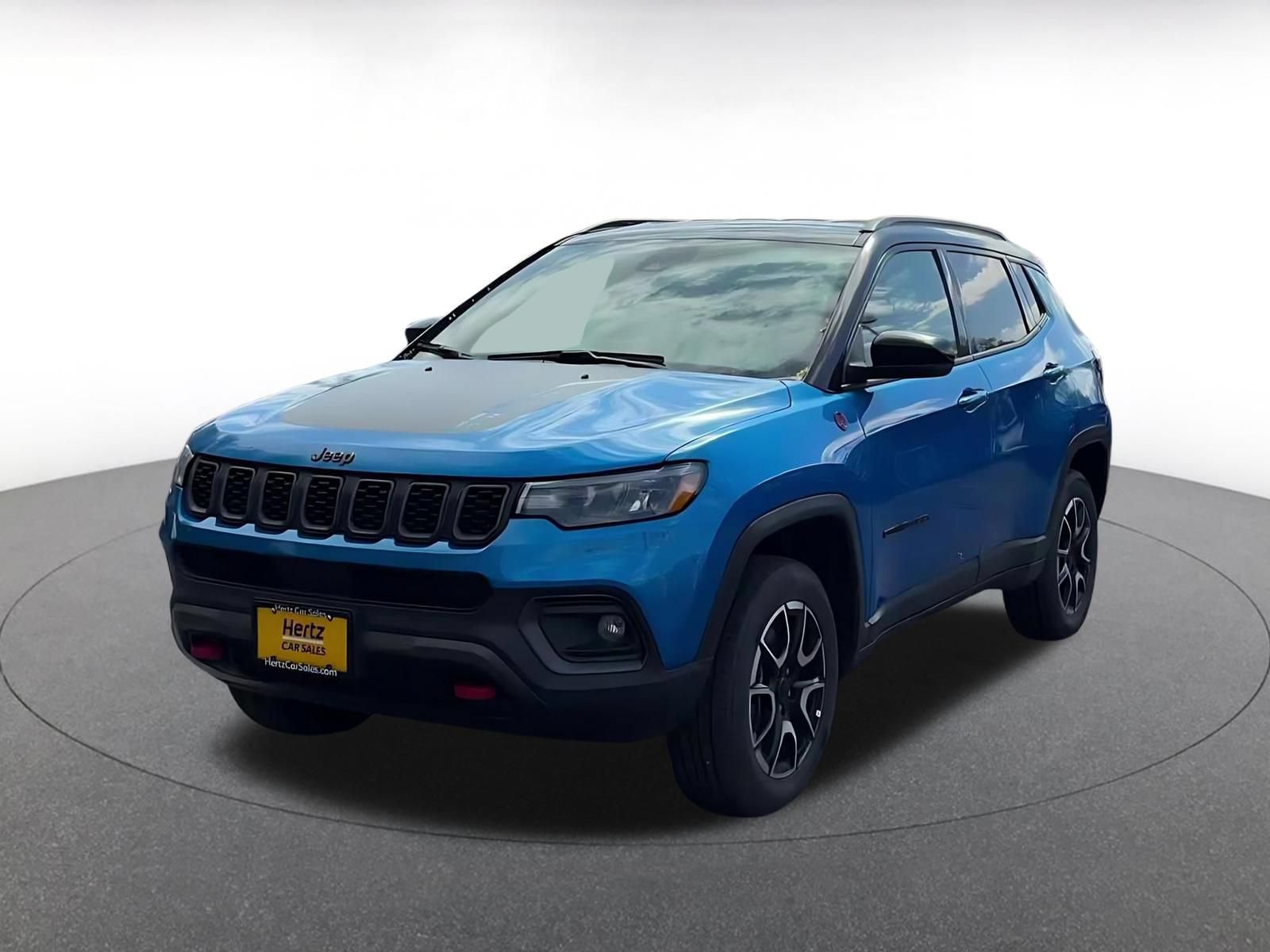 Used 2025 Jeep Compass Trailhawk AWD/4WD image 7