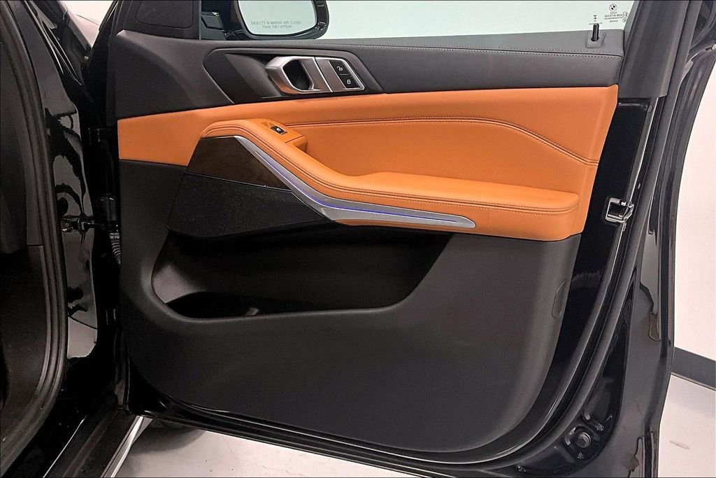 Used 2023 BMW X5 xDrive40i w/ Parking Assistance Package image 19