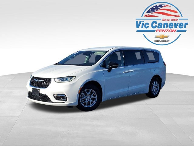 Used 2024 Chrysler Pacifica Touring-L