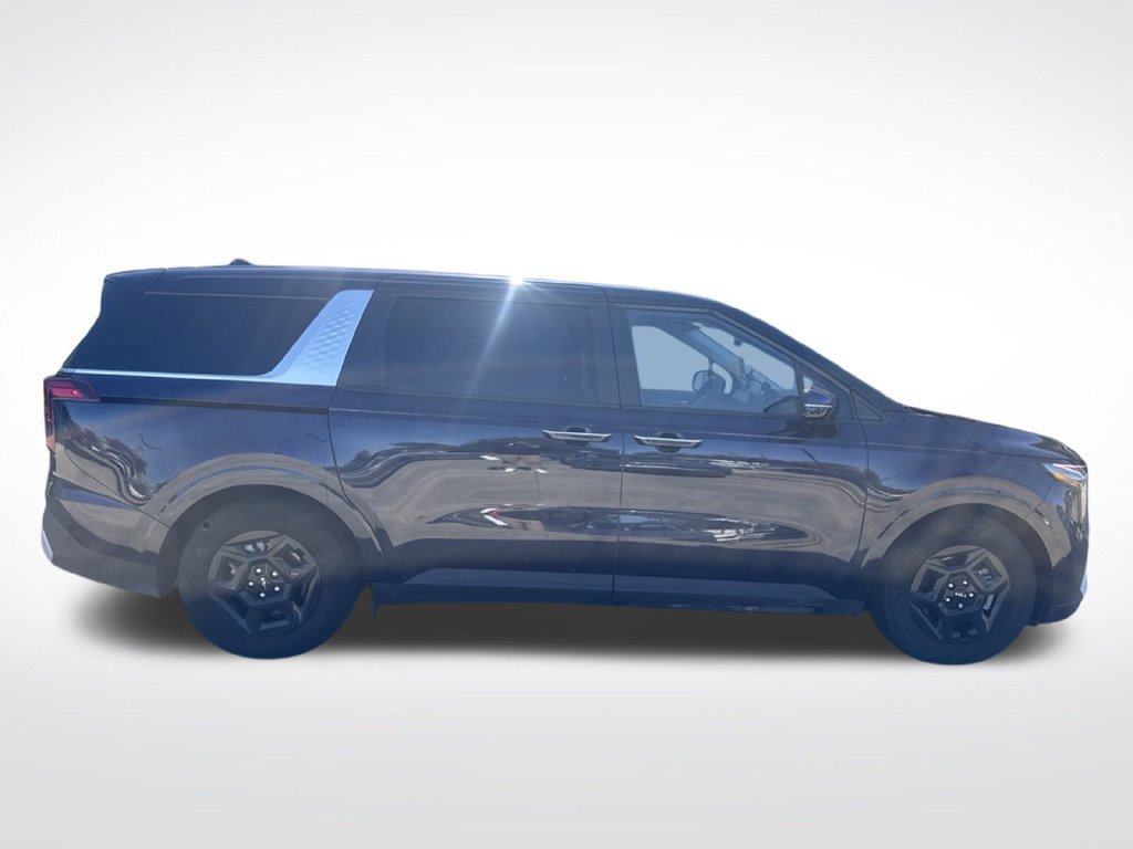 Used 2026 Kia Carnival FWD image 8