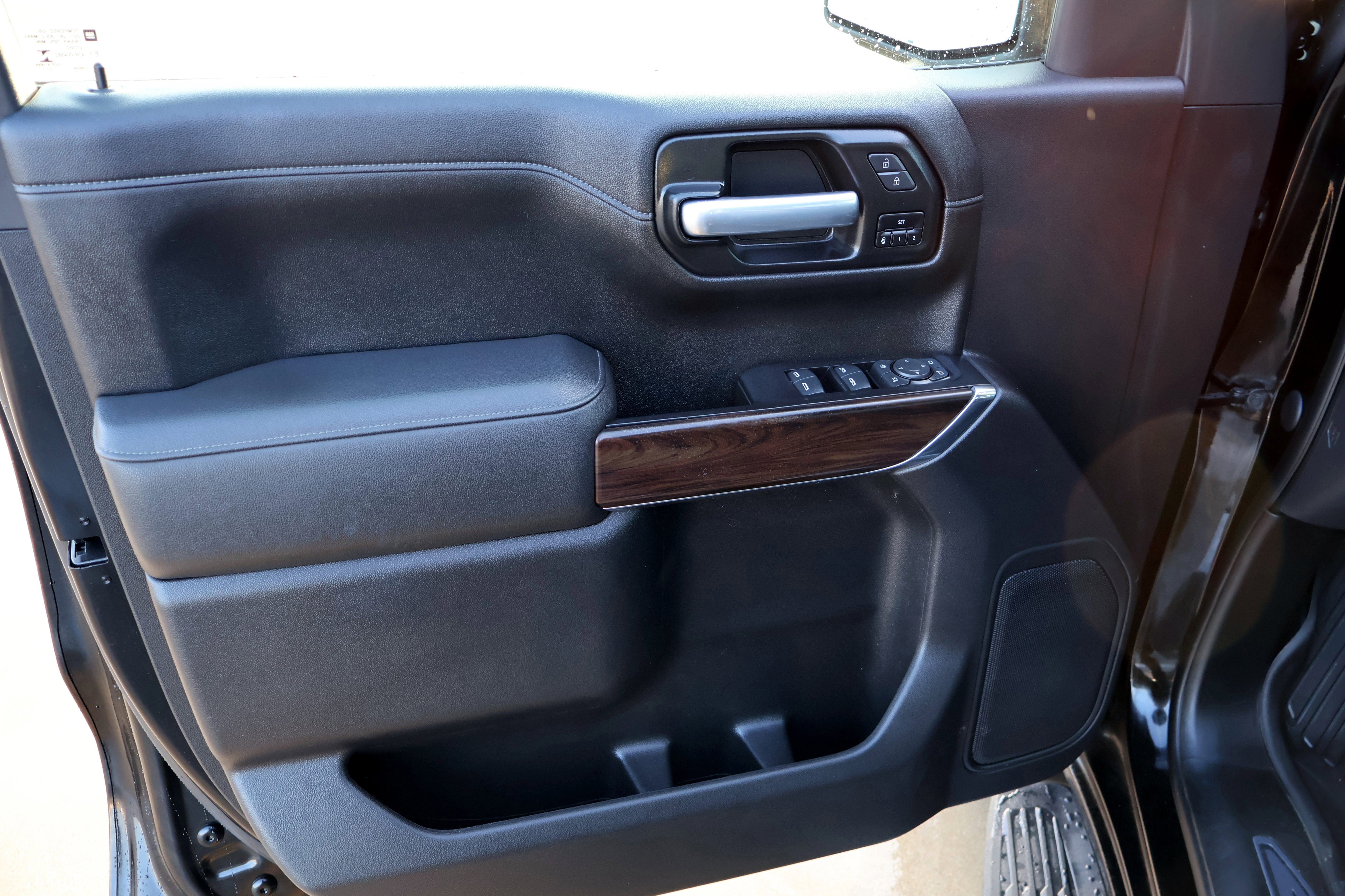 Used 2021 GMC Sierra 1500 SLT image 23