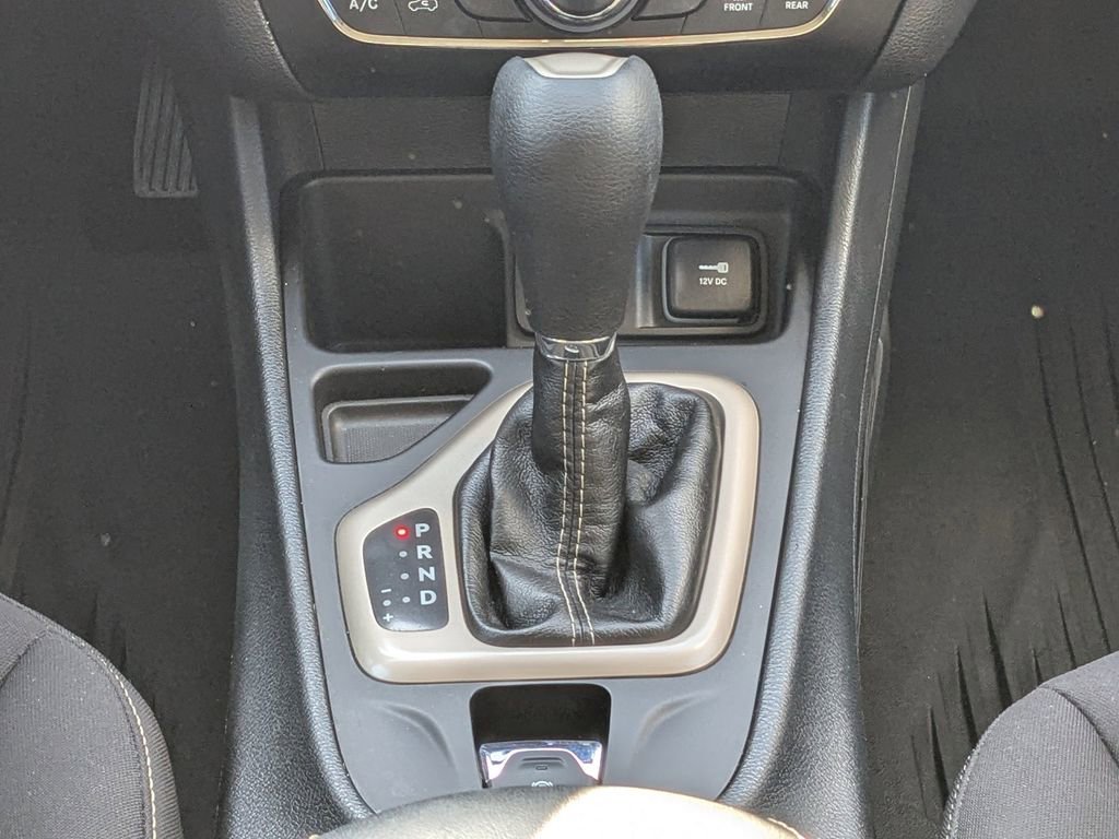 Used 2016 Jeep Cherokee Latitude w/ Comfort/Convenience Group image 21