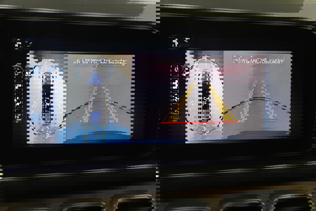 Used 2025 Mercedes-Benz GLS 450 4MATIC image 10