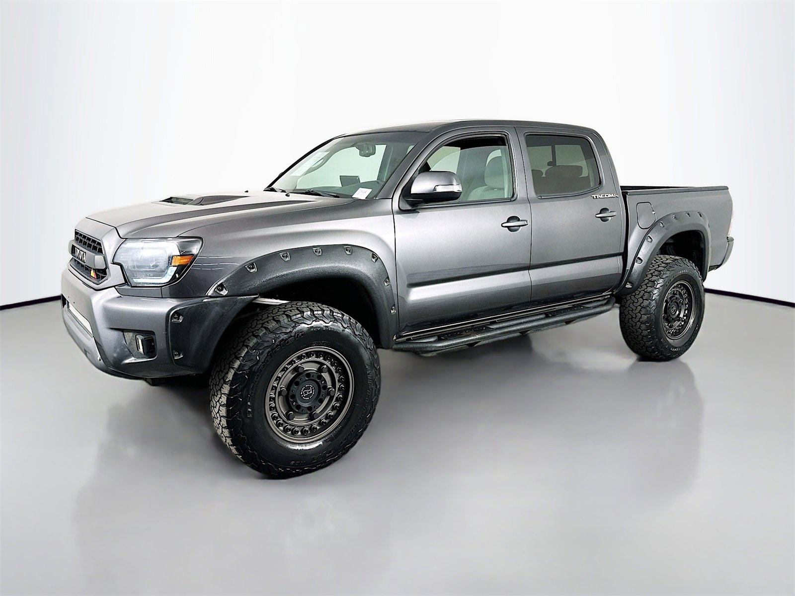 Used 2013 Toyota Tacoma Base w/ TRD Sport Pkg image 3