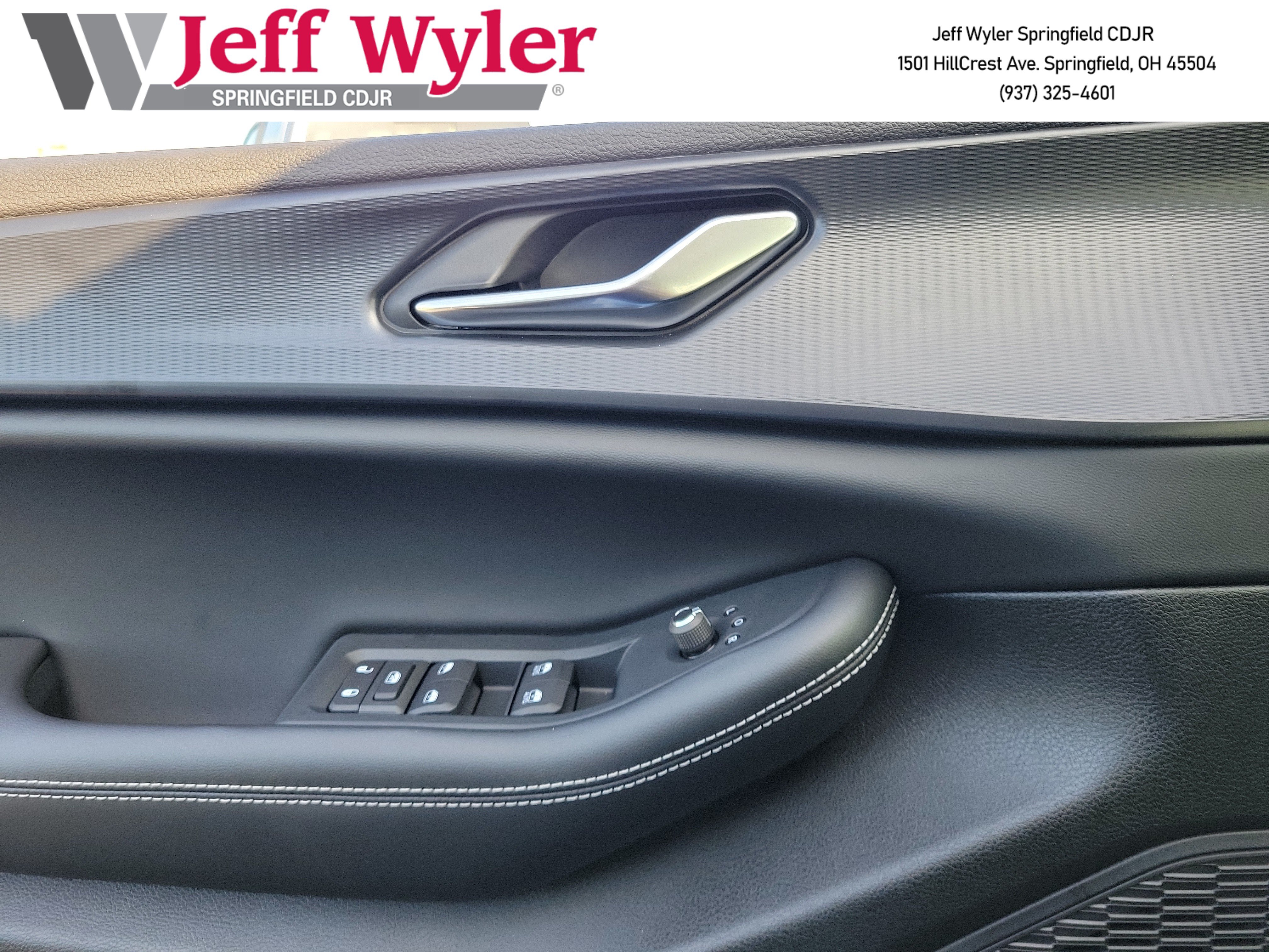 New 2026 Jeep Grand Cherokee Laredo AWD/4WD image 14