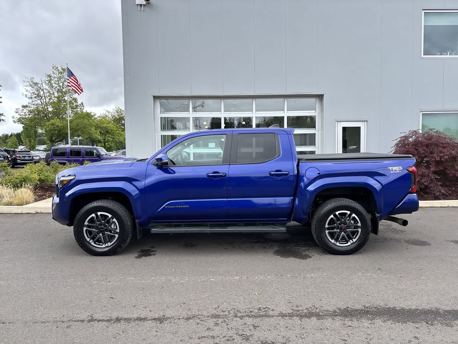 Used 2024 Toyota Tacoma TRD Sport w/ TRD Sport Upgrade Package AWD/4WD image 2
