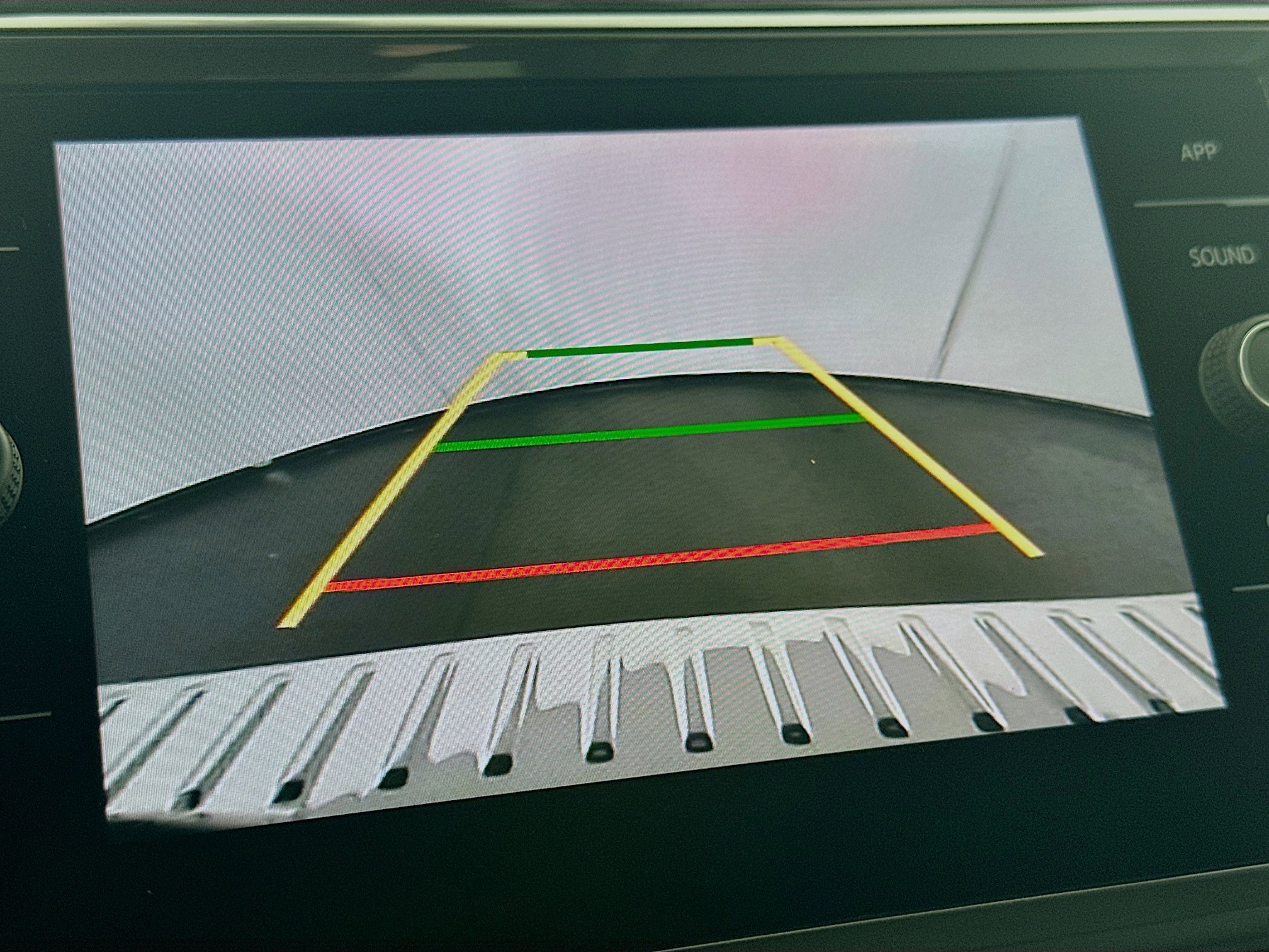 Used 2022 Volkswagen Tiguan SE image 22