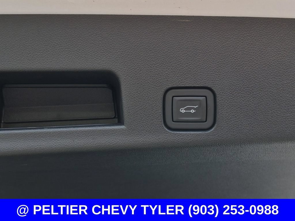 Used 2025 Chevrolet Traverse High Country FWD image 9